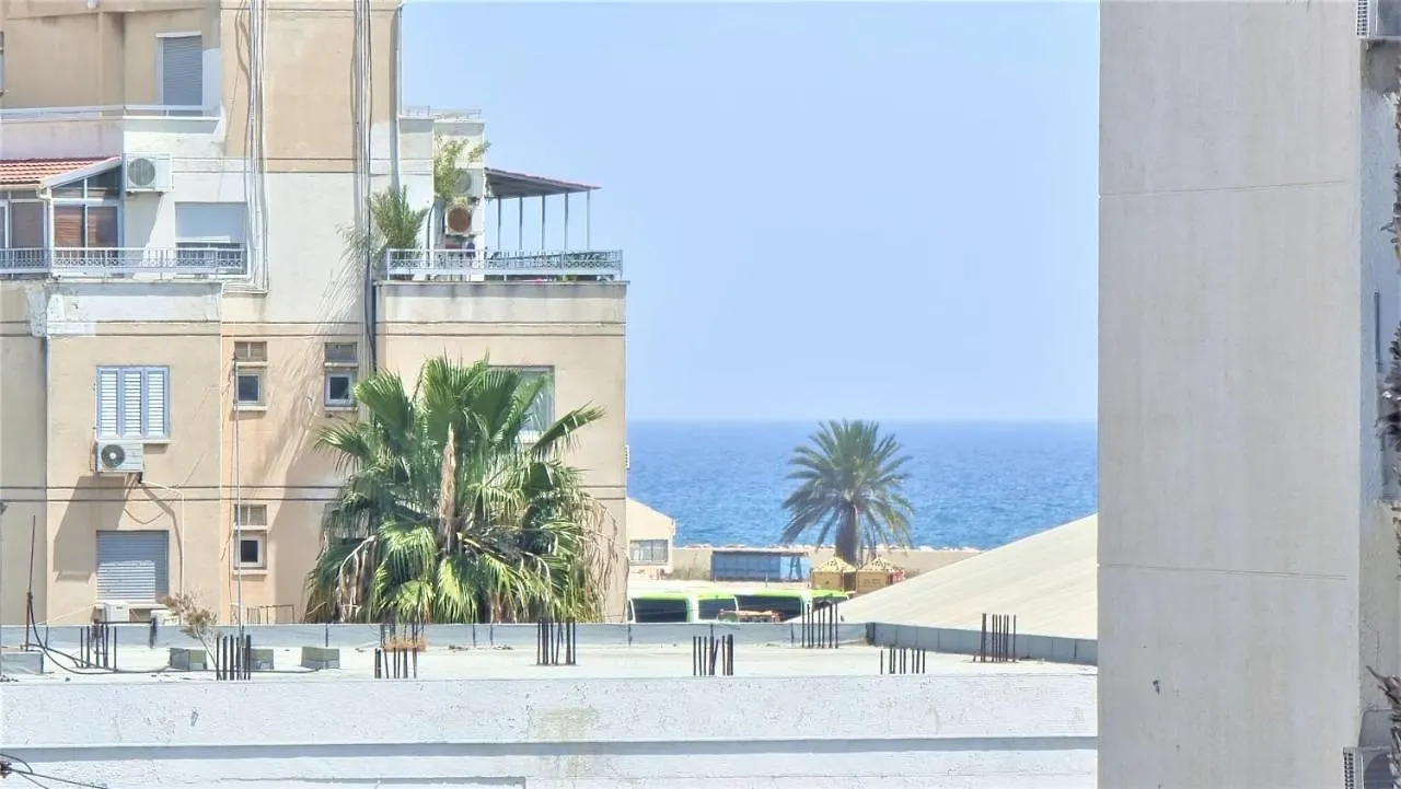 Coastal Getaway: 2 Apartments For Up To 14 Guests! Light-Flooded And Spacious Larnaca Cypern